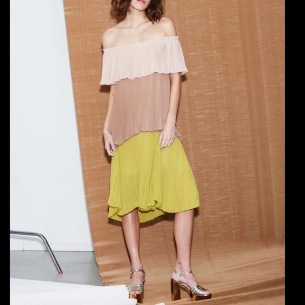 COPY - Delfi collective Color block off the shoulder pleated ruffle dress size M